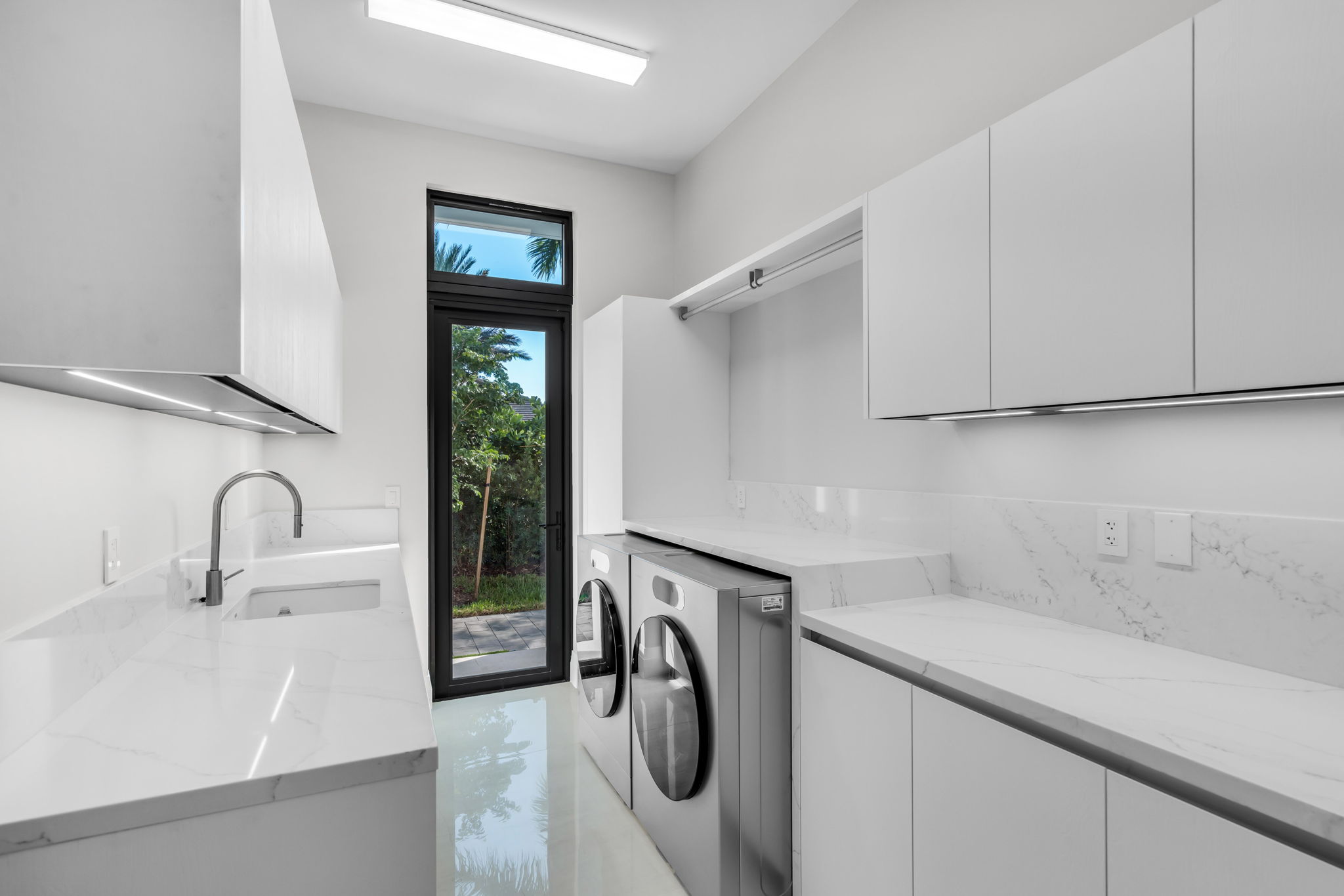 24-web-or-mls-18064Sentinel-24