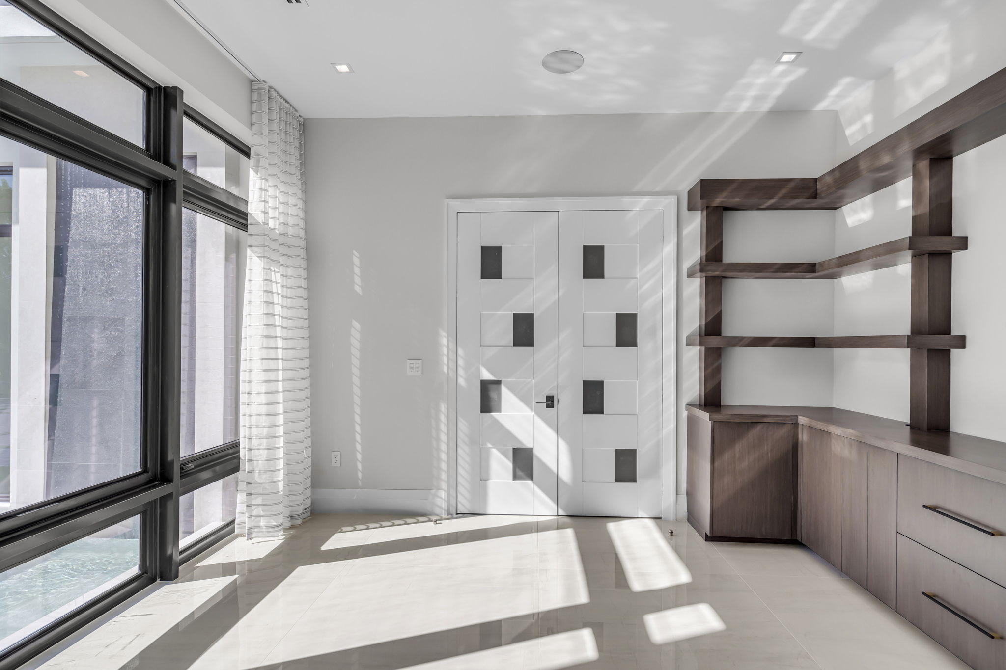 37-web-or-mls-18064Sentinel-37