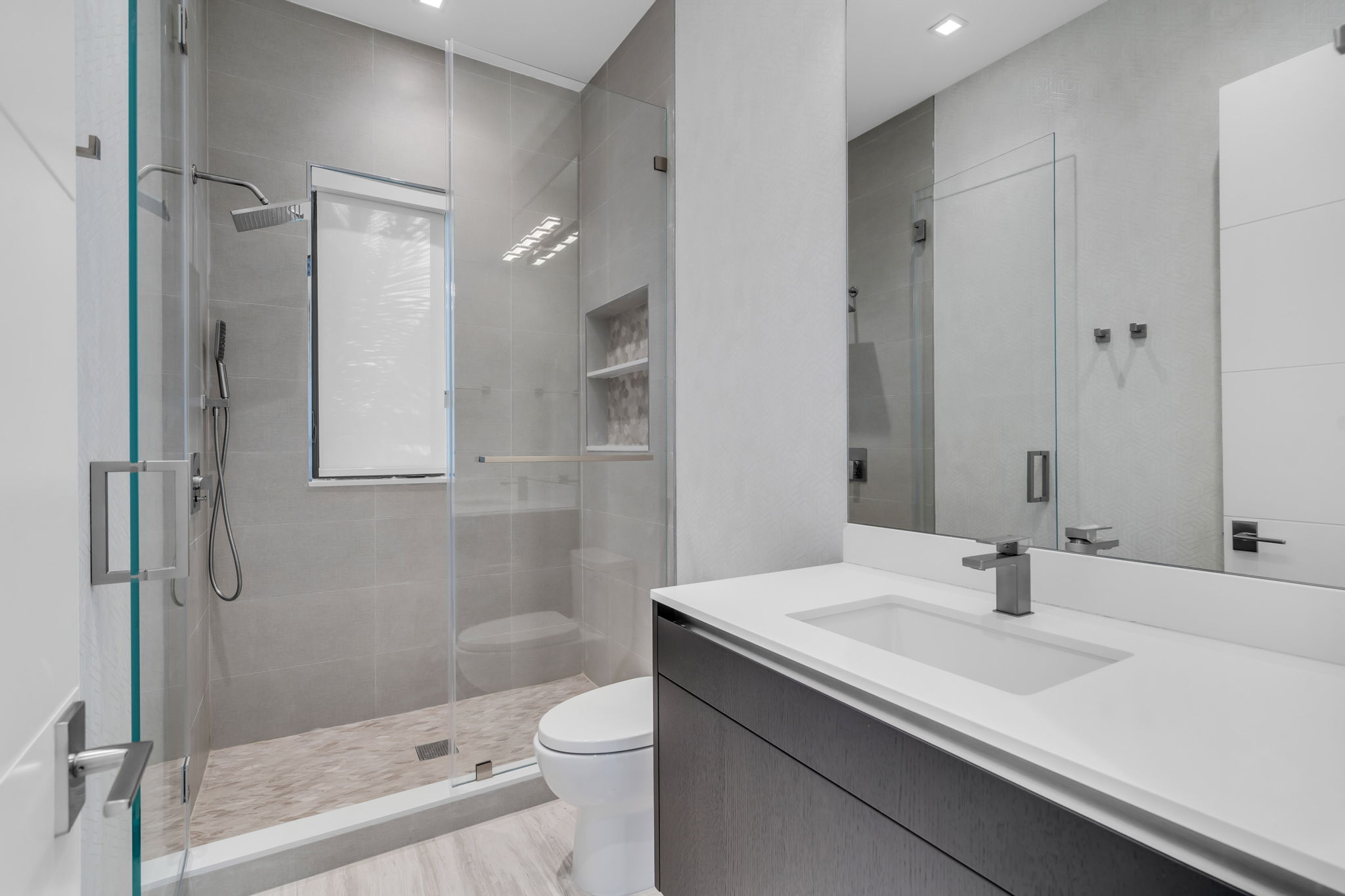 49-web-or-mls-18064Sentinel-49