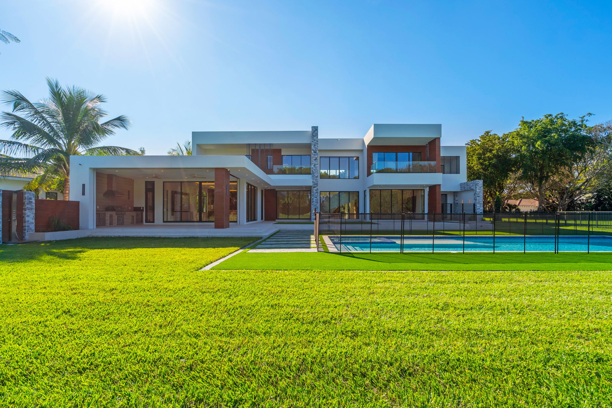 62-web-or-mls-18064Sentinel-62