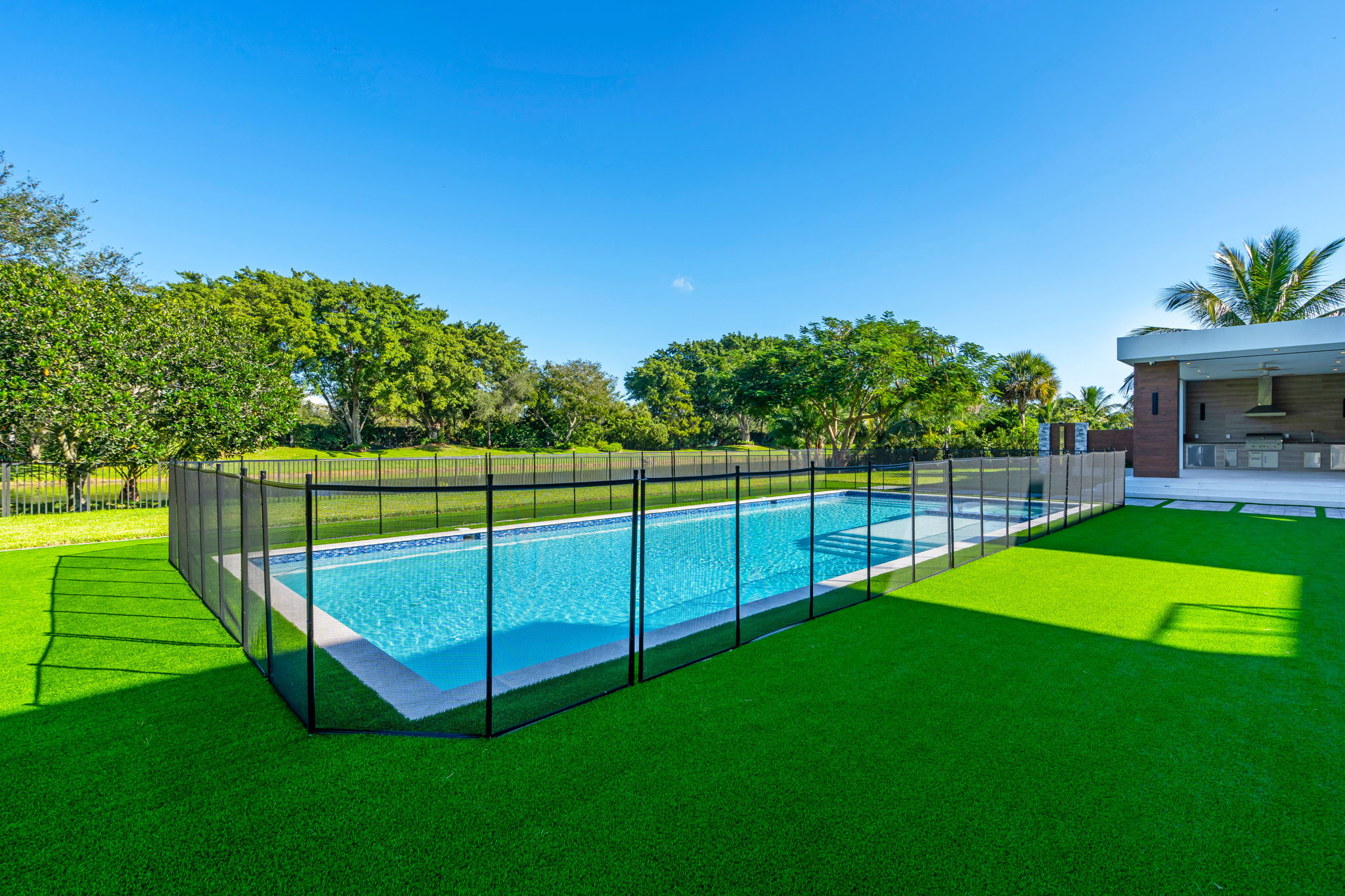 64-web-or-mls-18064Sentinel-64