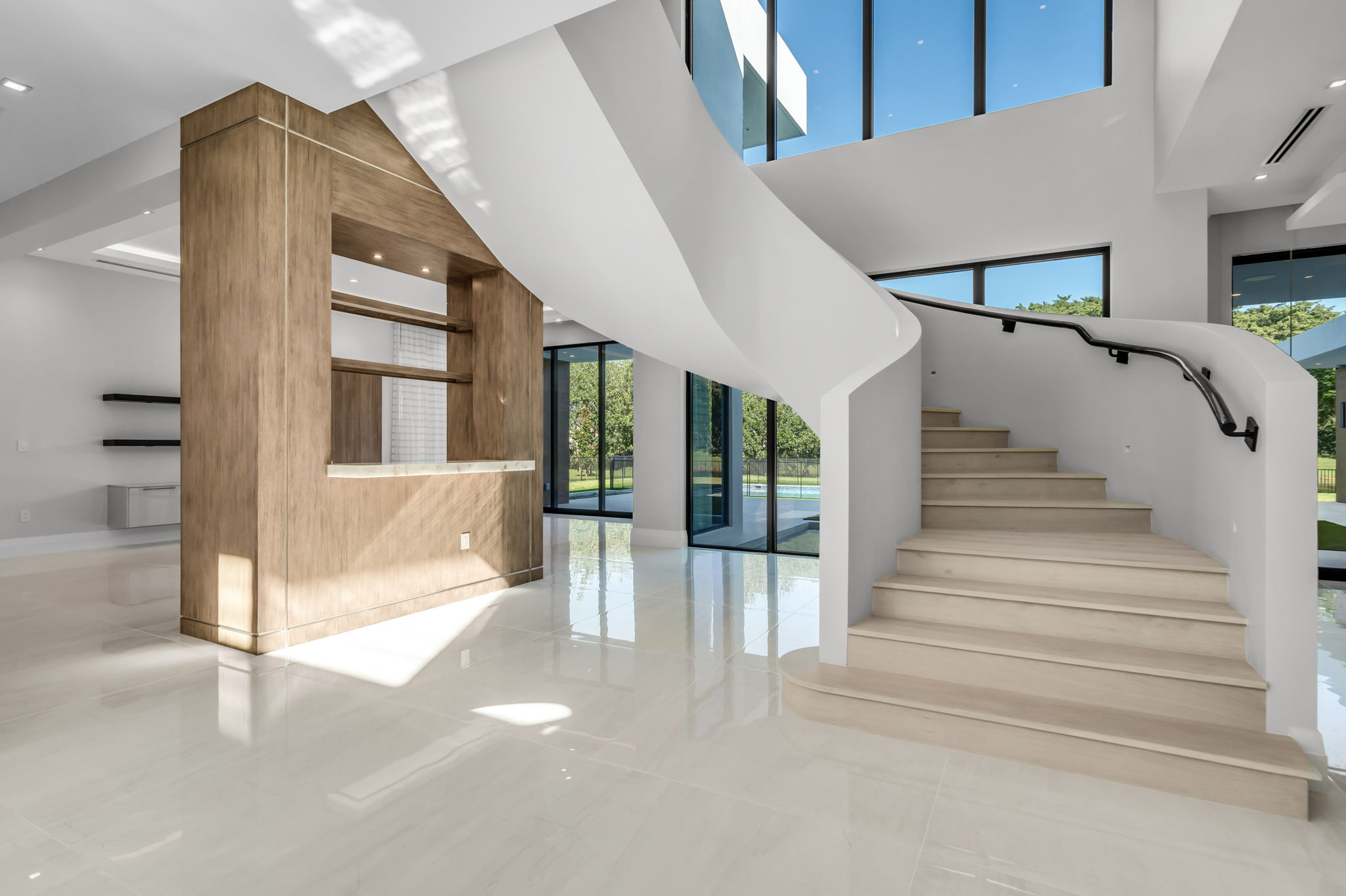 9-web-or-mls-18064Sentinel-9