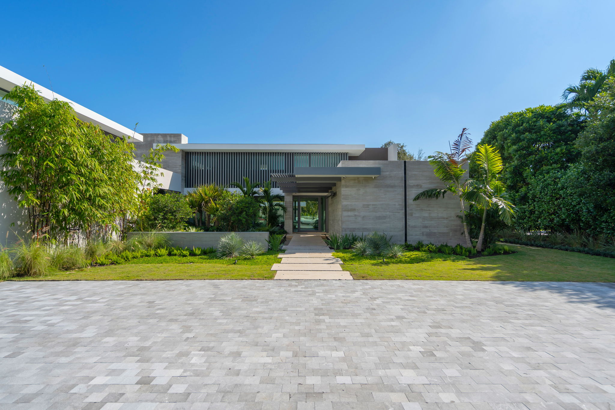 1-web-or-mls-9101SW64th-2