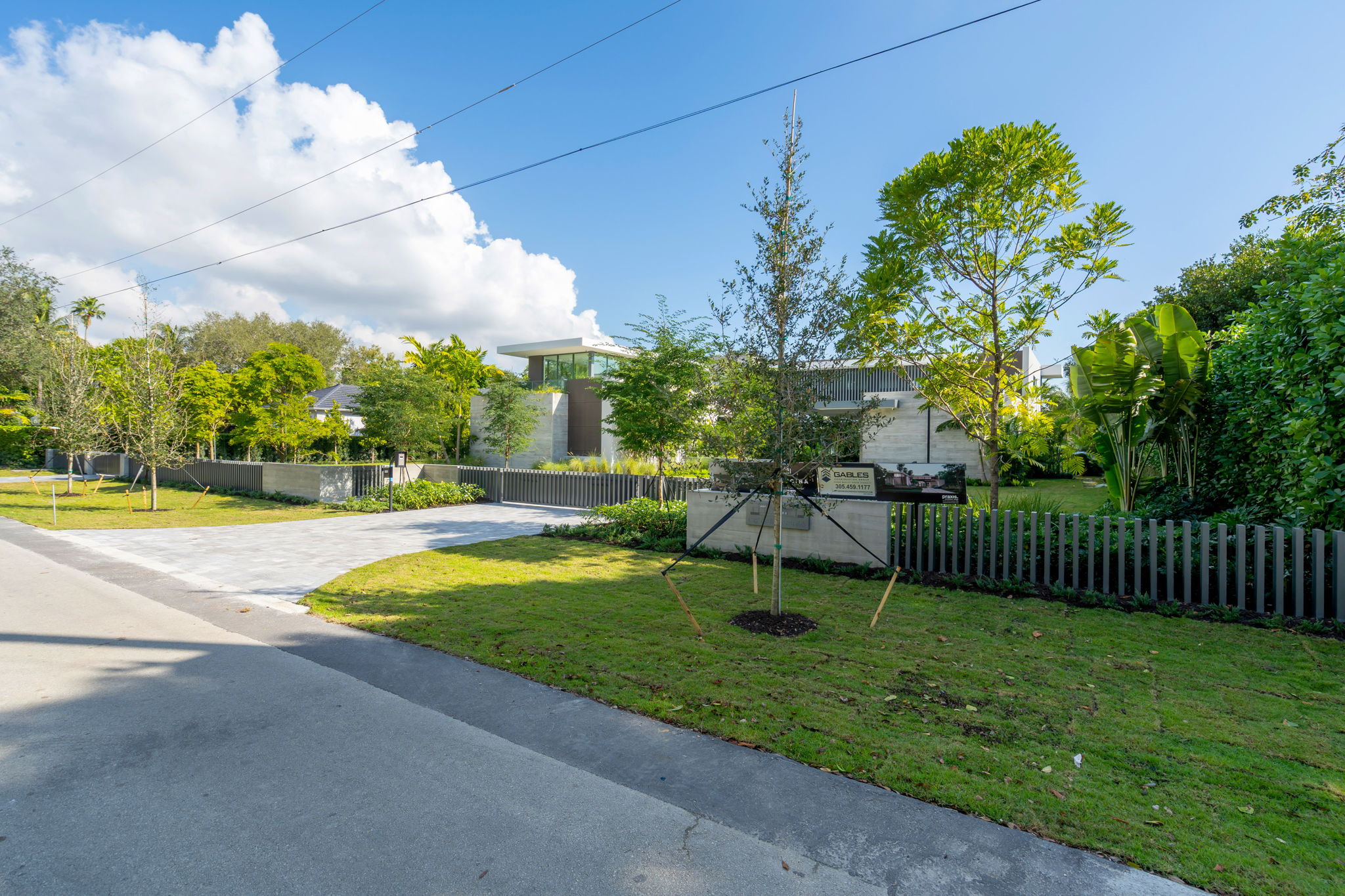 2-web-or-mls-9101SW64th-1